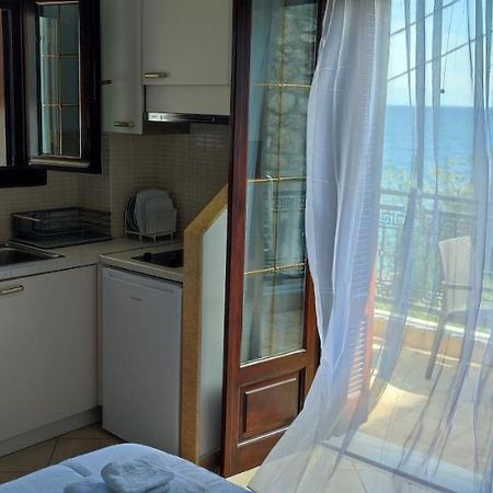 Apartamento La mer Githio Exterior foto