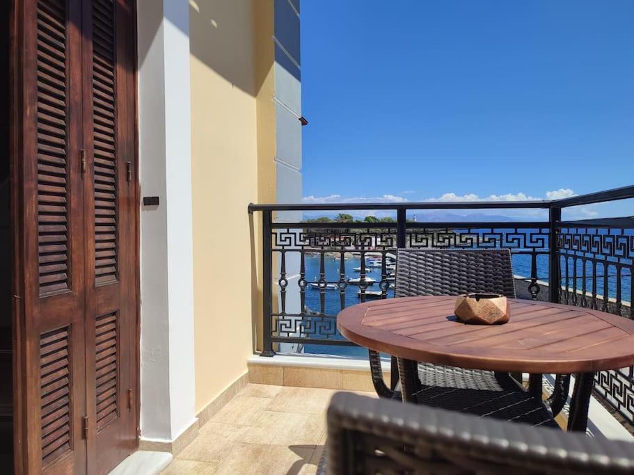 Apartamento La mer Githio Exterior foto